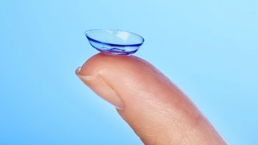 contact lens on finger tip