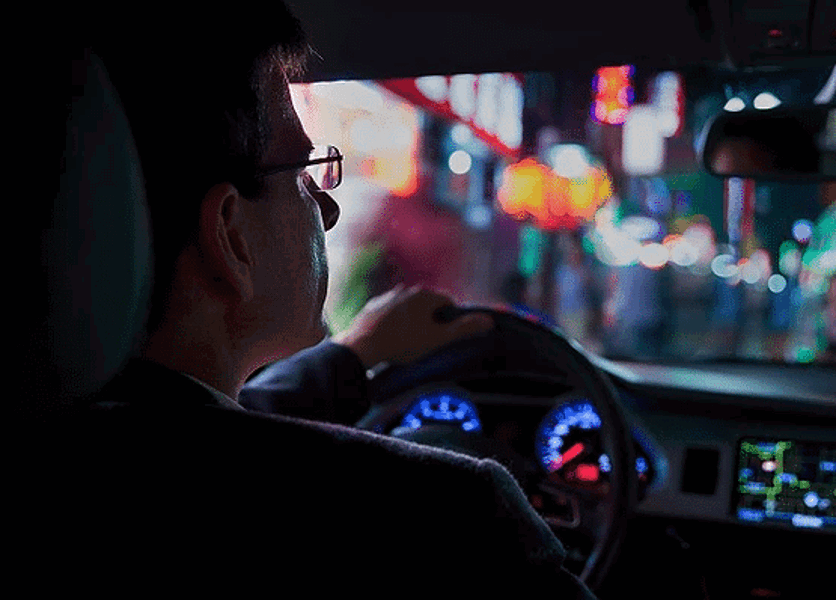 driving while having an anti reflective lens coating