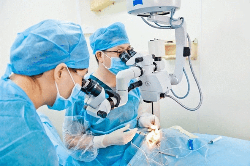 doctors carrying out cataract surgery